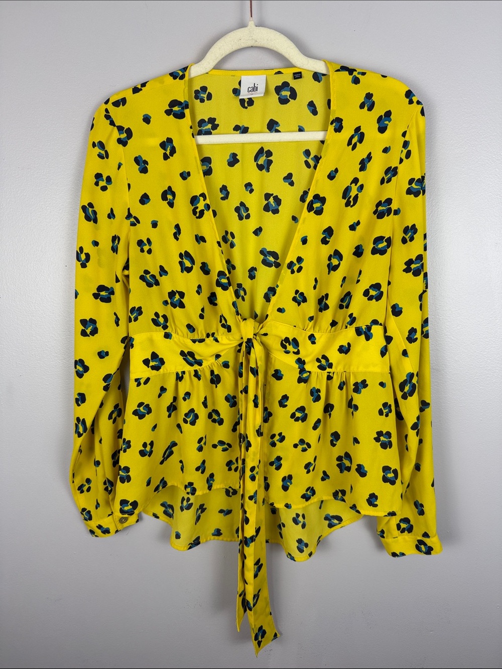Cabi Presentation Blouse Yellow Floral Cheetah Print Tie Front Peplum M - Picture 2 of 12